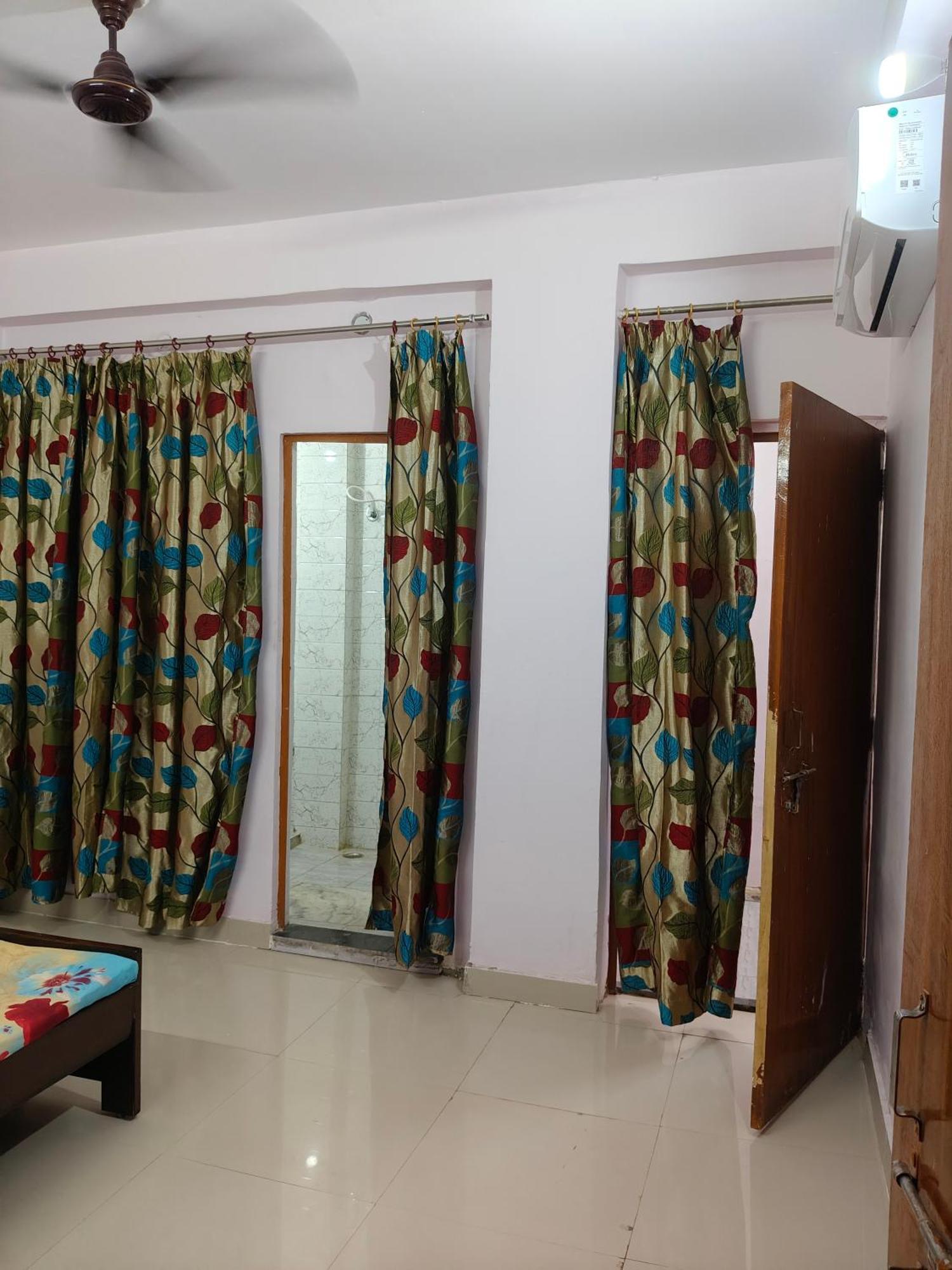 Sharda Homestay Ayodhya Εξωτερικό φωτογραφία