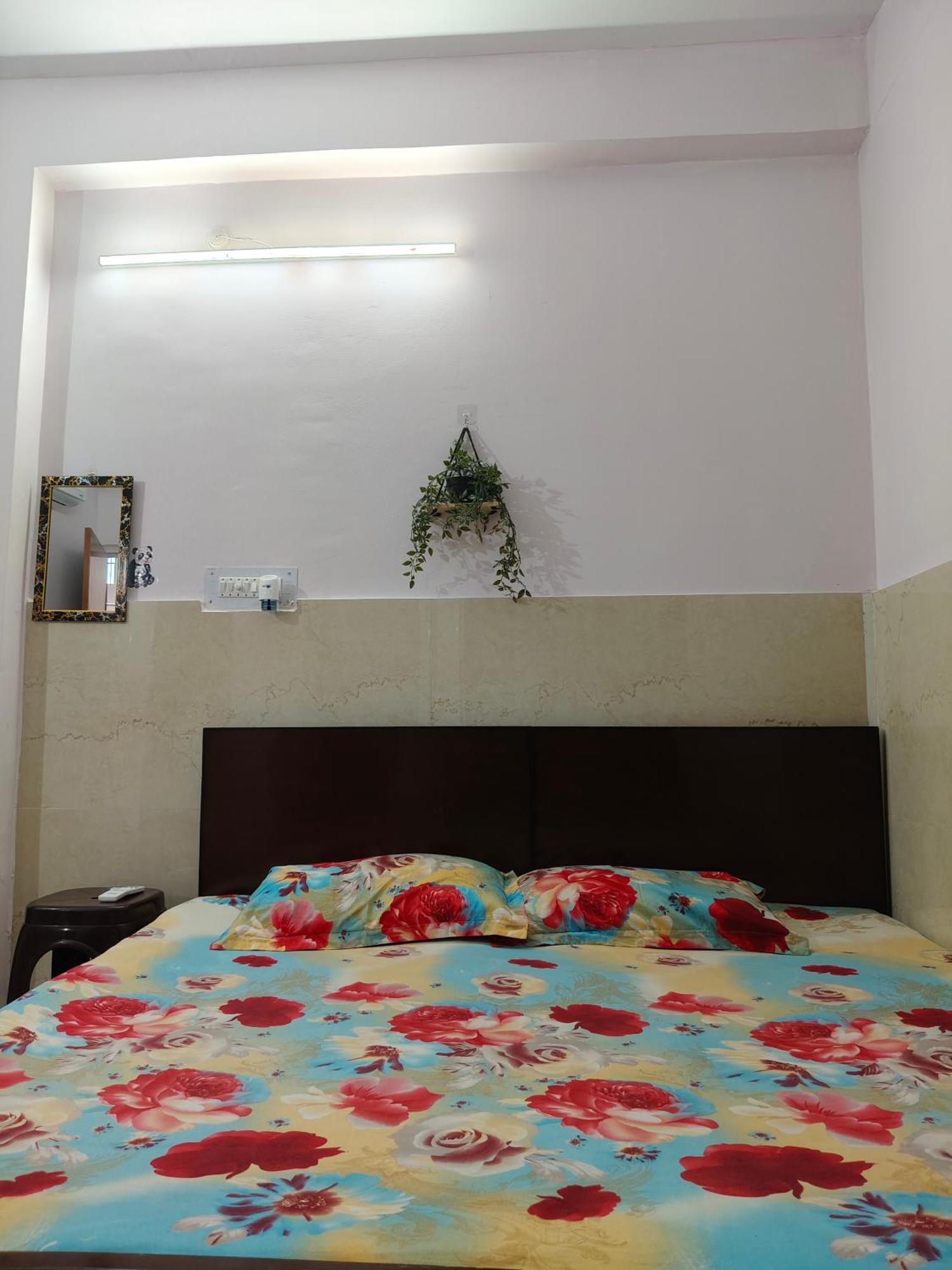 Sharda Homestay Ayodhya Εξωτερικό φωτογραφία